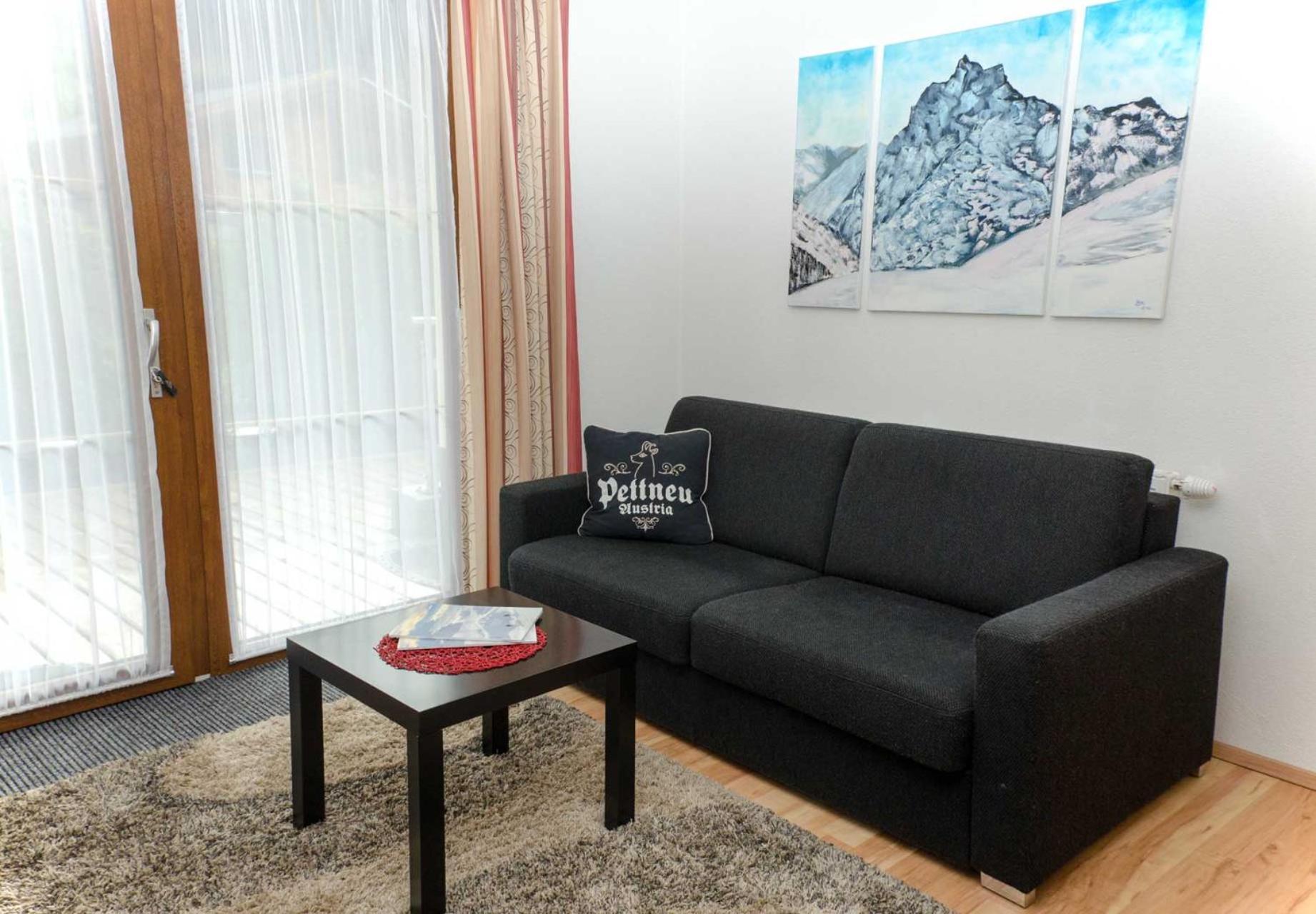 Haus Alpin Apartments Pettneu am Arlberg Ngoại thất bức ảnh