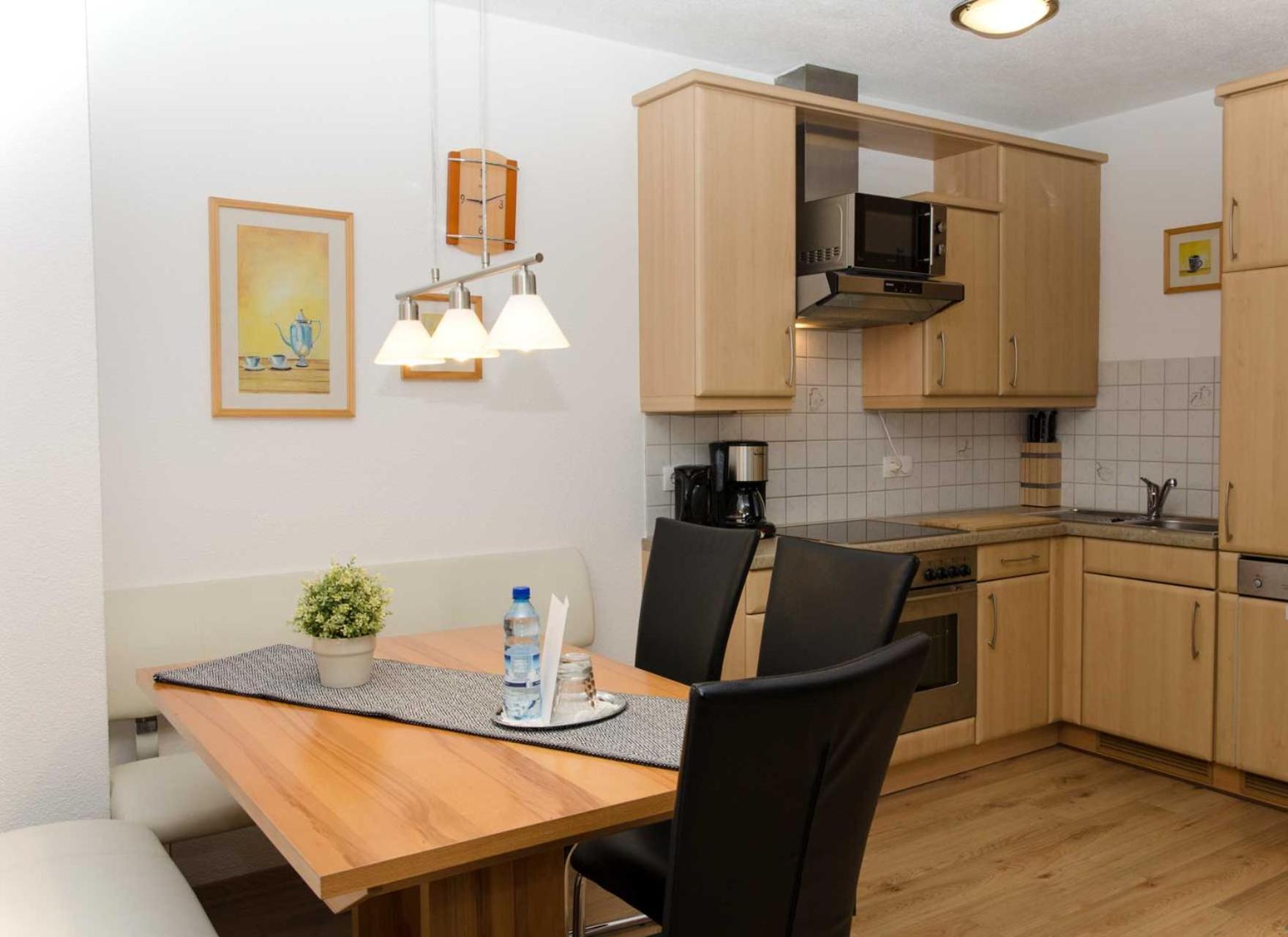 Haus Alpin Apartments Pettneu am Arlberg Ngoại thất bức ảnh