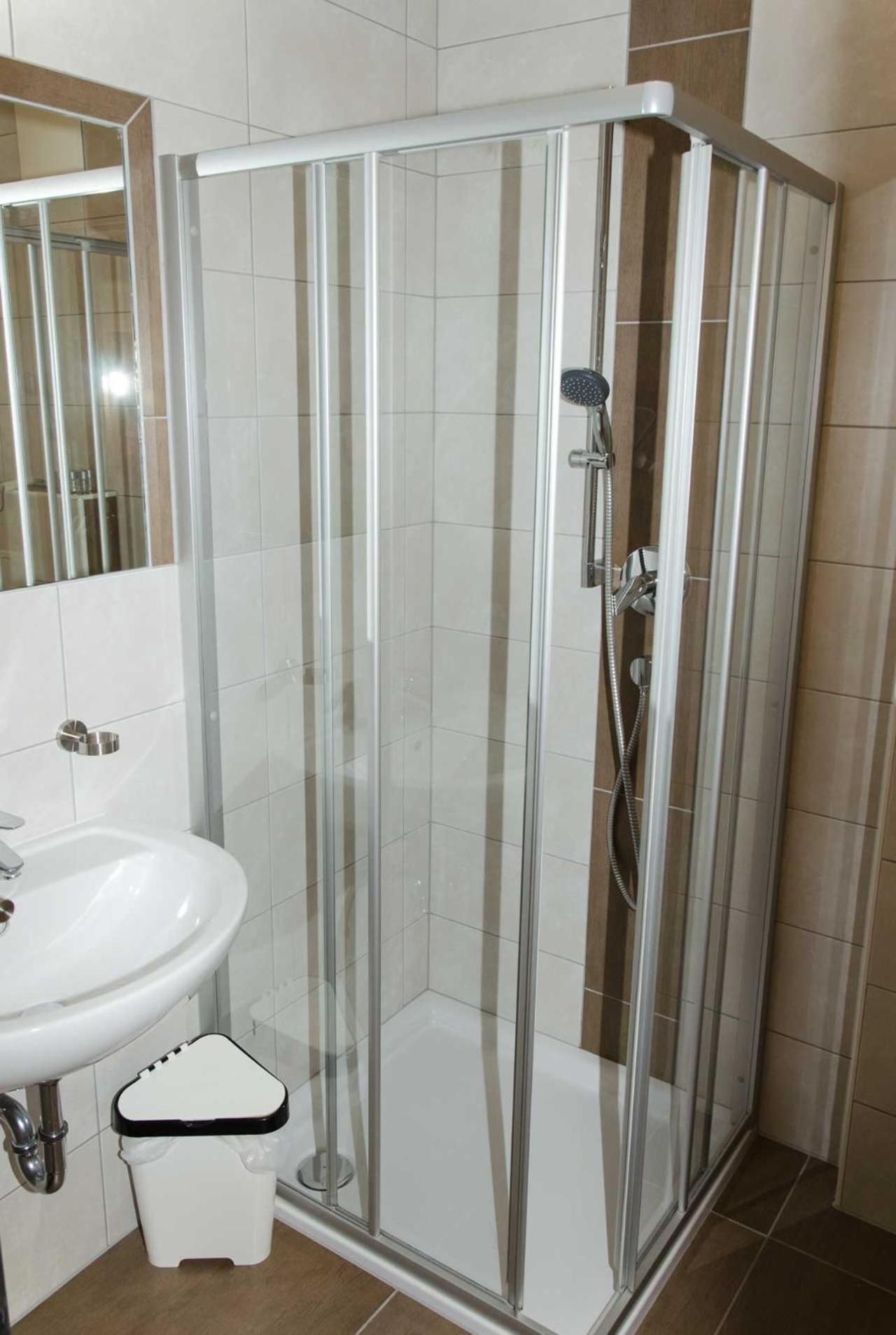 Haus Alpin Apartments Pettneu am Arlberg Ngoại thất bức ảnh
