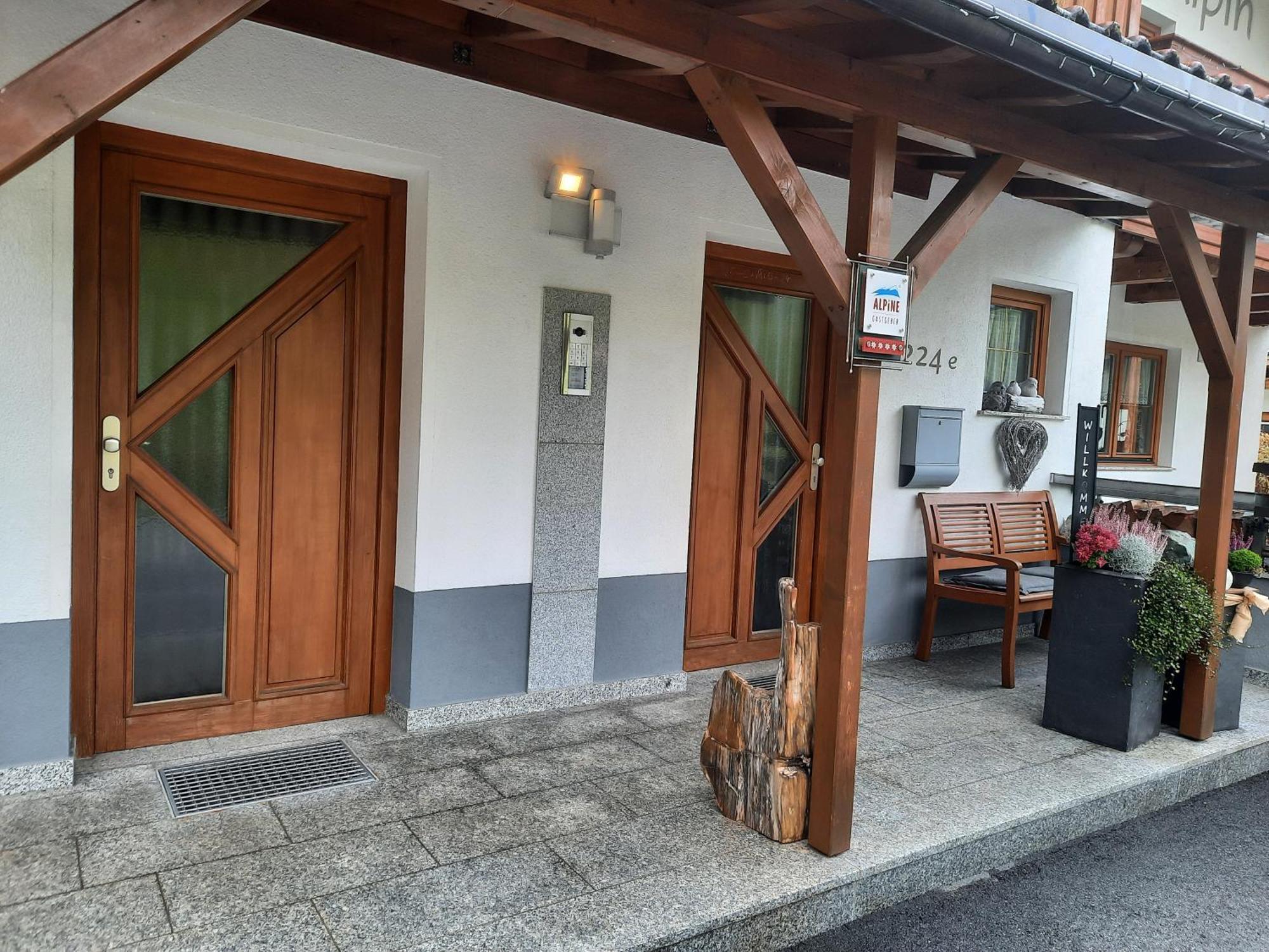 Haus Alpin Apartments Pettneu am Arlberg Ngoại thất bức ảnh