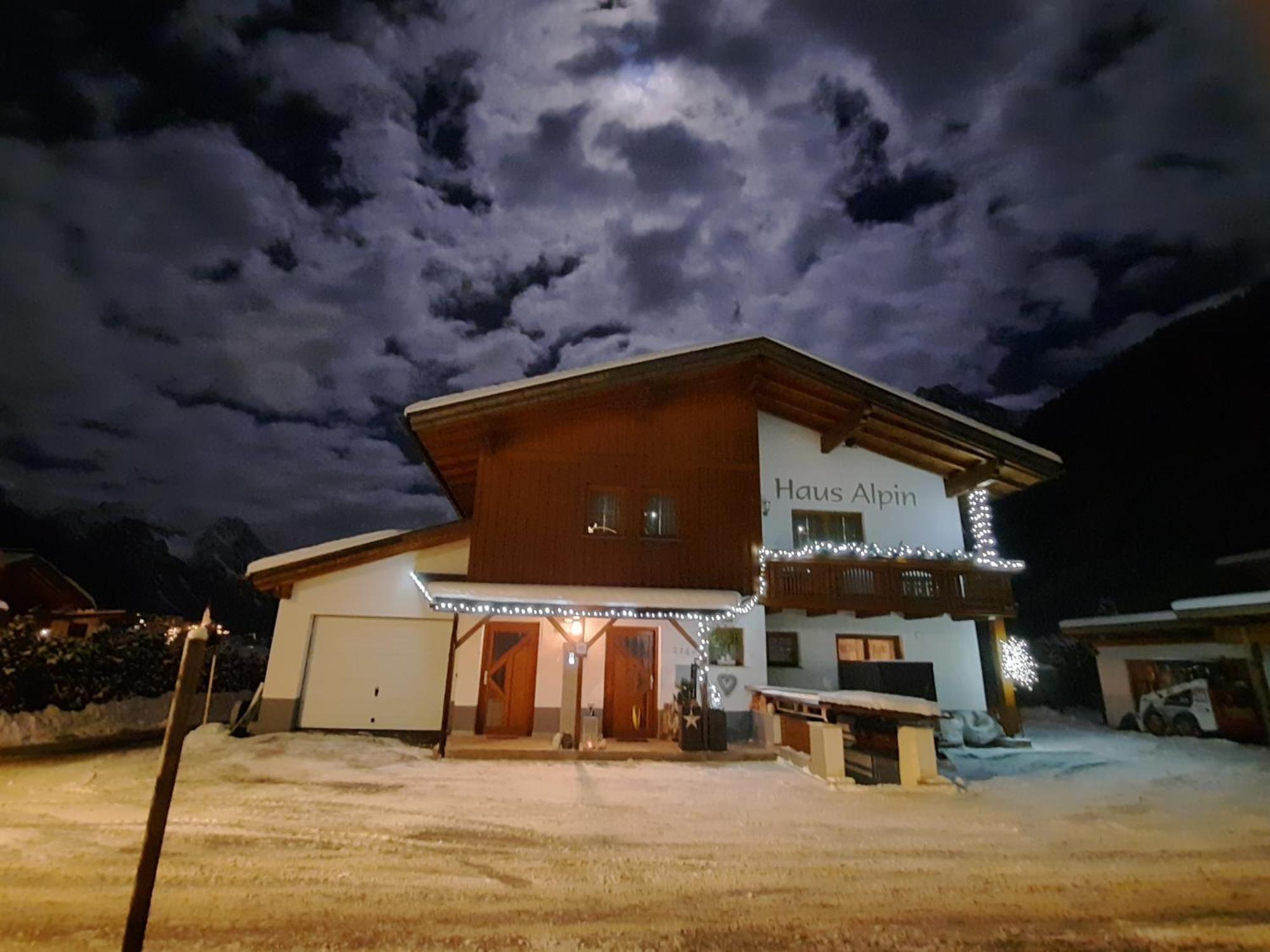 Haus Alpin Apartments Pettneu am Arlberg Ngoại thất bức ảnh